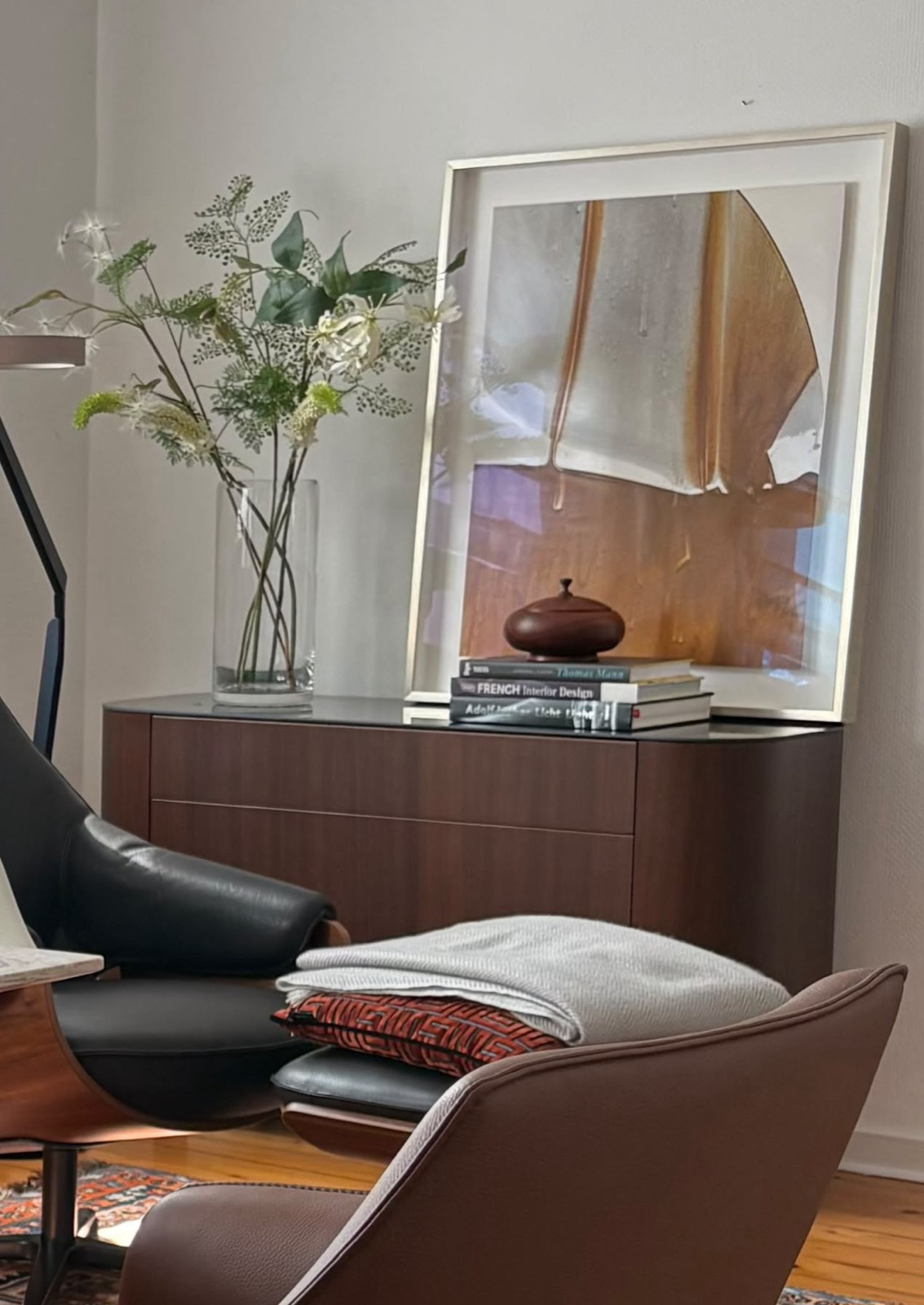Gerahmtes Werk auf Sideboard, Pure Arts Decor